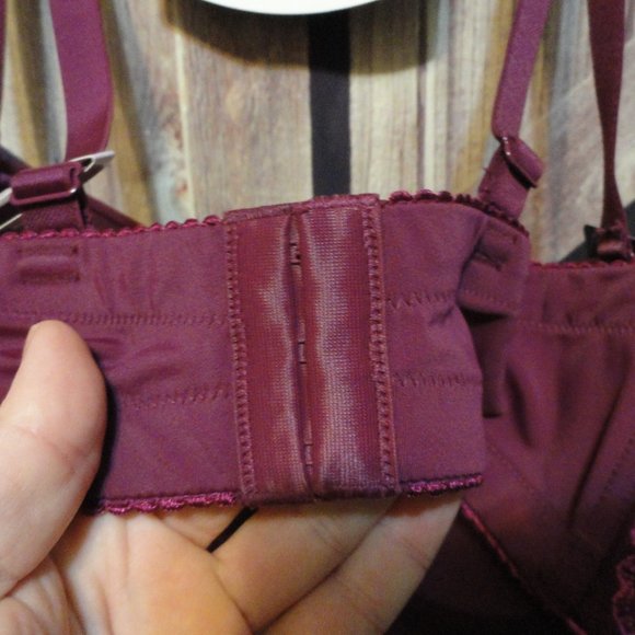 Madenform Extreme Lift Maximize your curves, NWT 36D bra~Purple - Picture 6 of 7